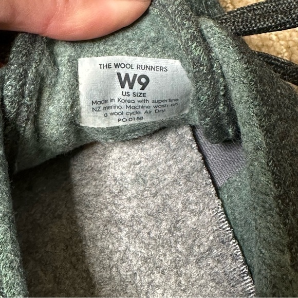 Allbirds Women’s Wool Runner sneakers dark green size 9 - Picture 5 of 5